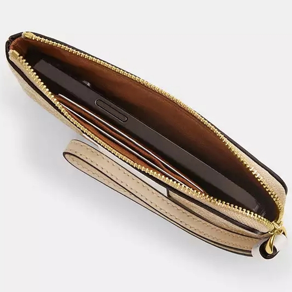 ✨ COACH PEBBLE LEATHER CORNER ZIP WRISTLET IM/CHALK NWT - Picture 5 of 5